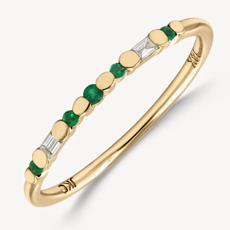 modern rings for special occasion proposals -Emerald Etude Band