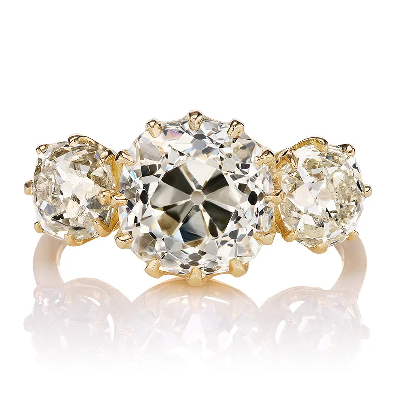 chic engagement rings for fashion-forward brides -Marielle 3.47